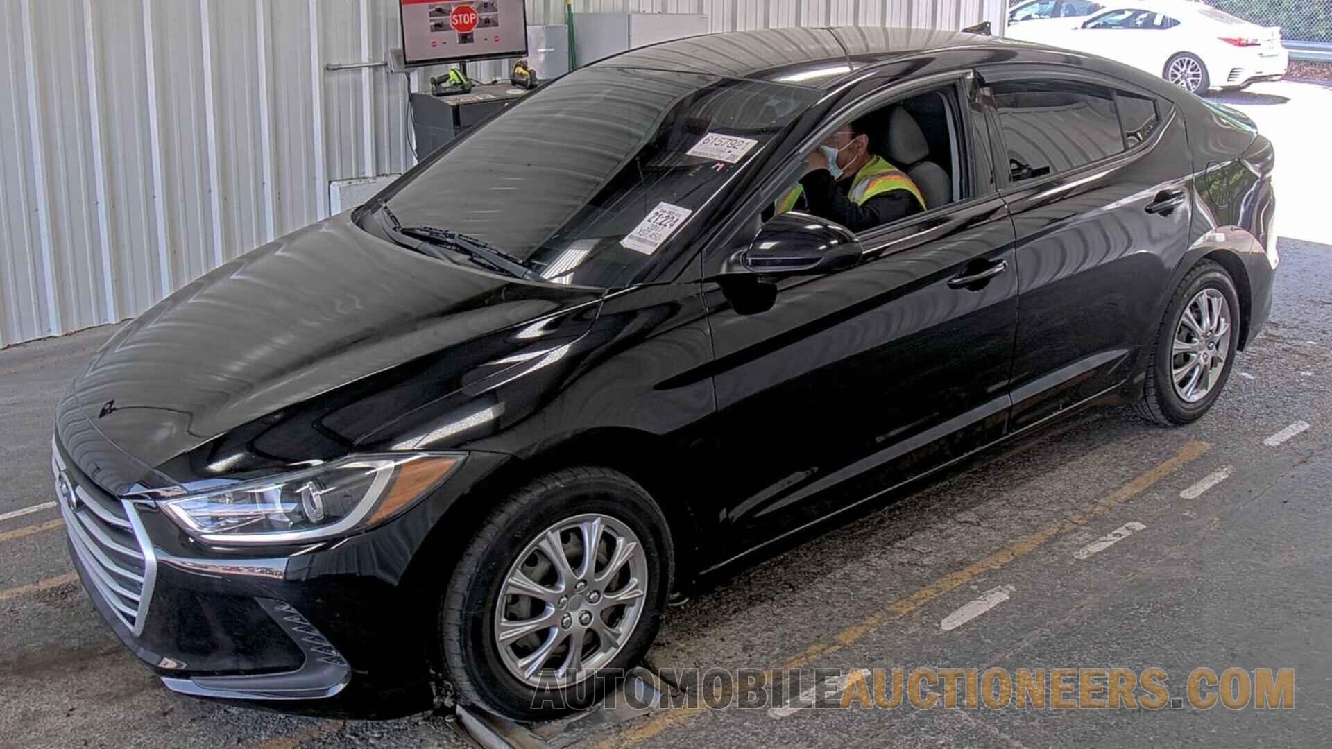 KMHD74LF5HU338031 Hyundai Elantra SE 2017