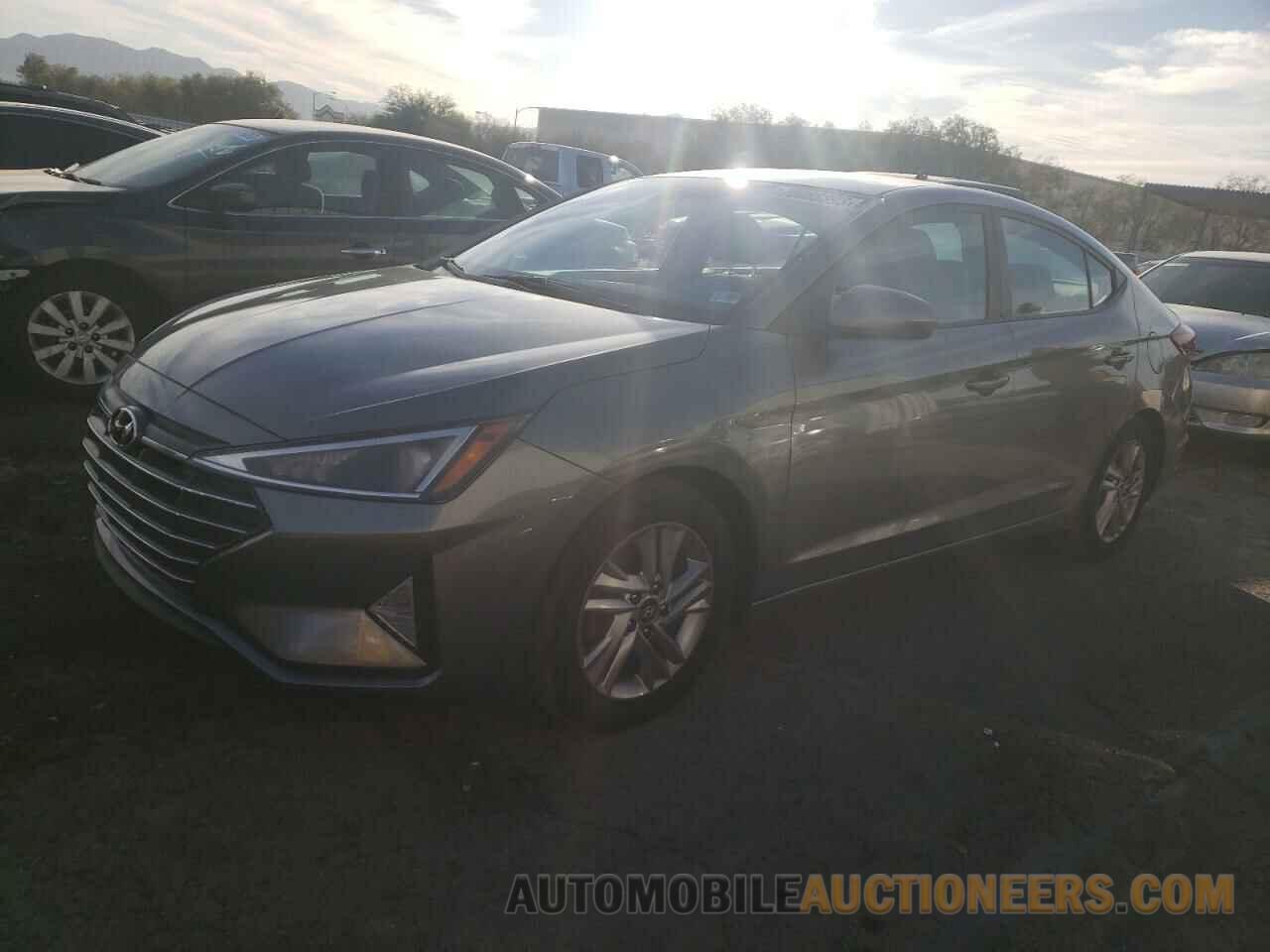 KMHD84LF2KU809301 HYUNDAI ELANTRA 2019