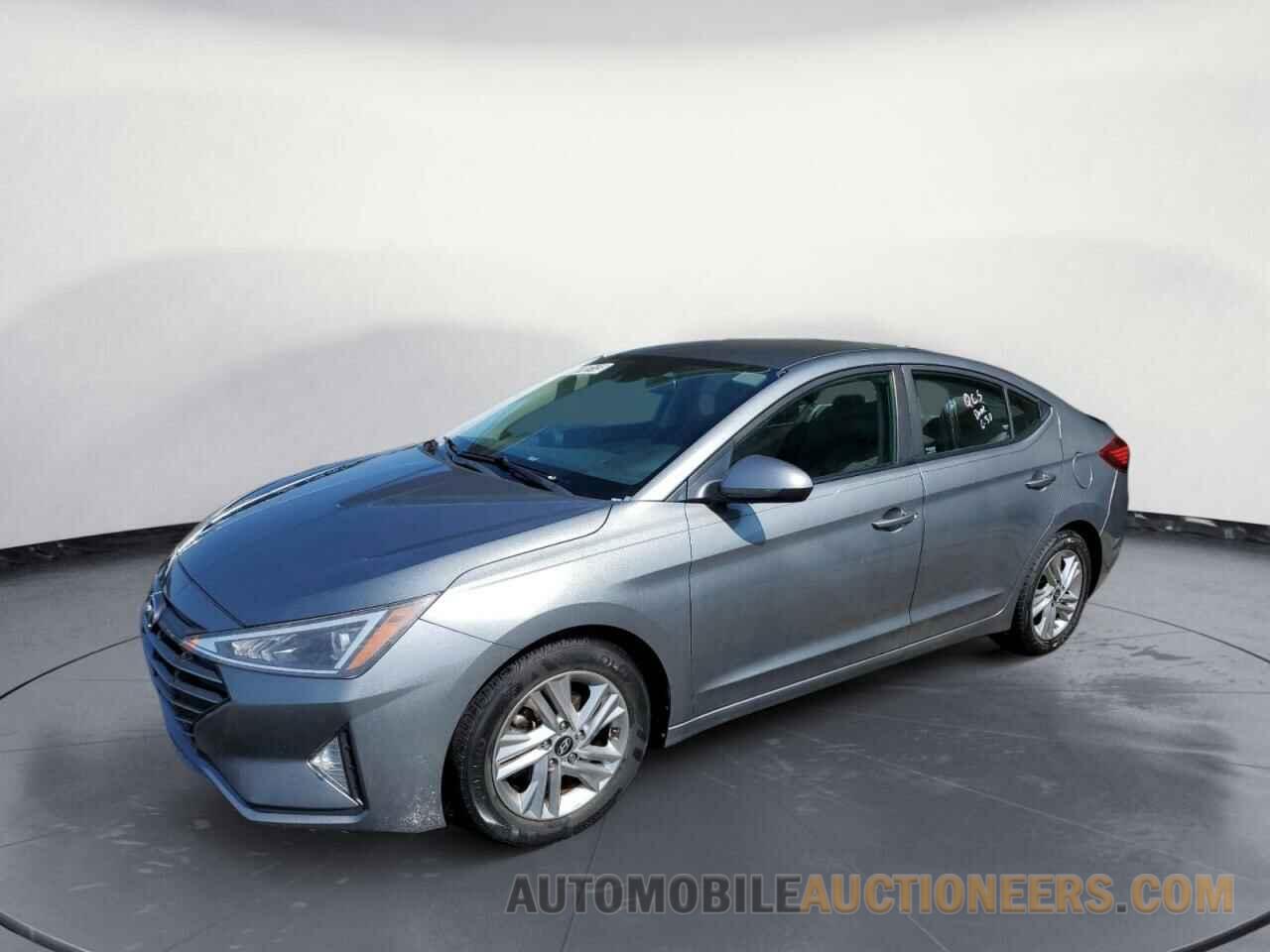 KMHD84LF4KU810613 HYUNDAI ELANTRA 2019