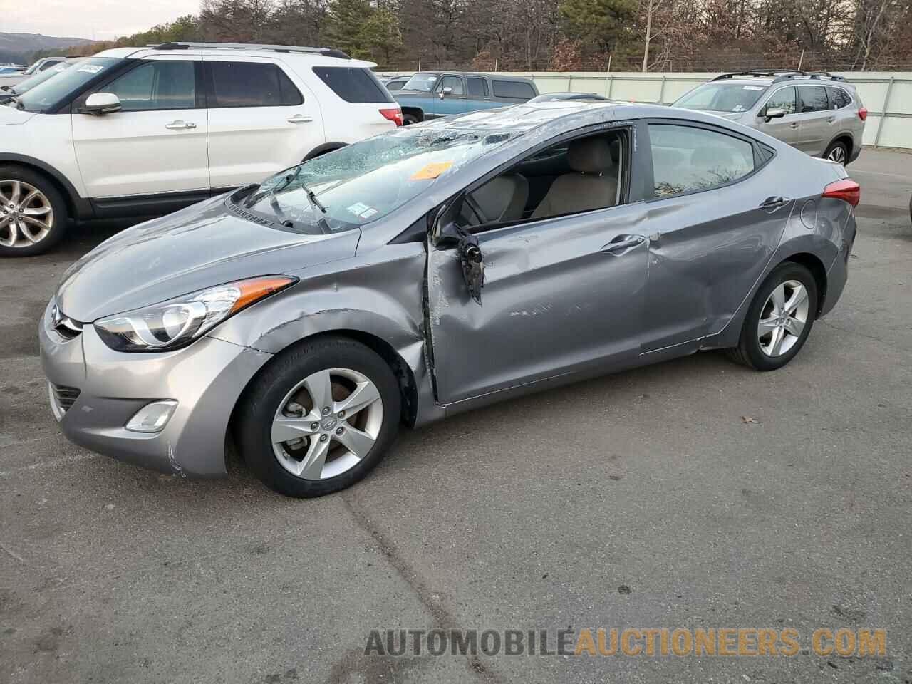 KMHDH4AE0DU638142 HYUNDAI ELANTRA 2013