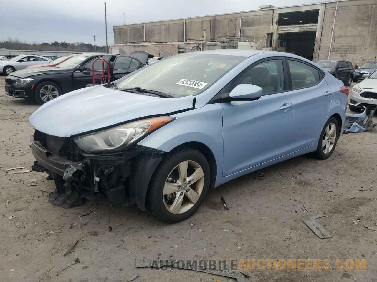 KMHDH4AE2DU486686 HYUNDAI ELANTRA 2013