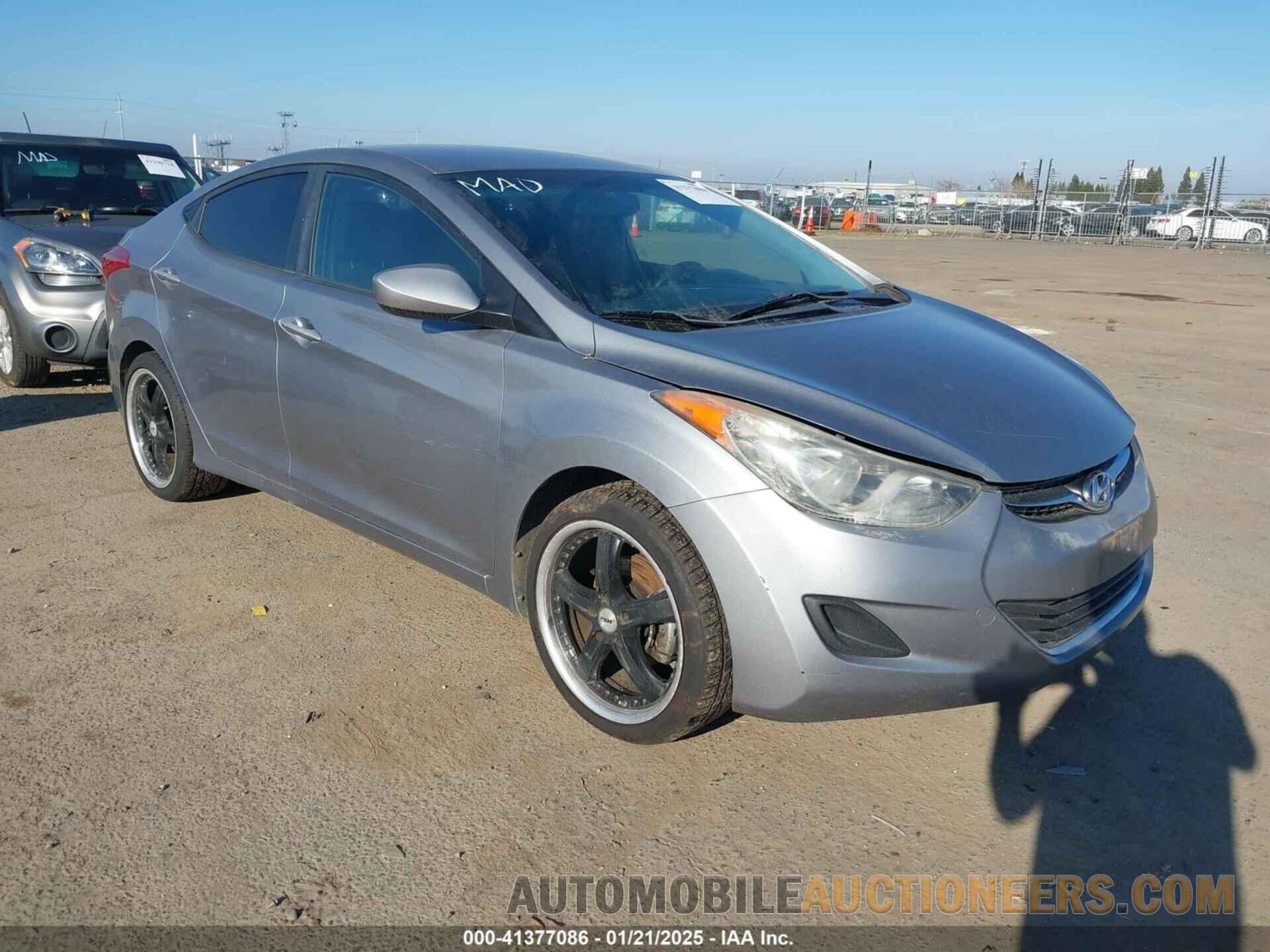 KMHDH4AE2DU733611 HYUNDAI ELANTRA 2013