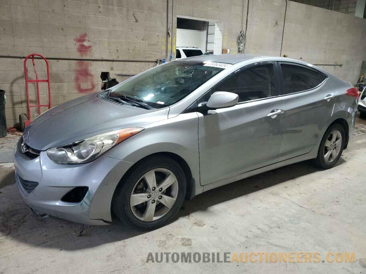 KMHDH4AE2DU806654 HYUNDAI ELANTRA 2013