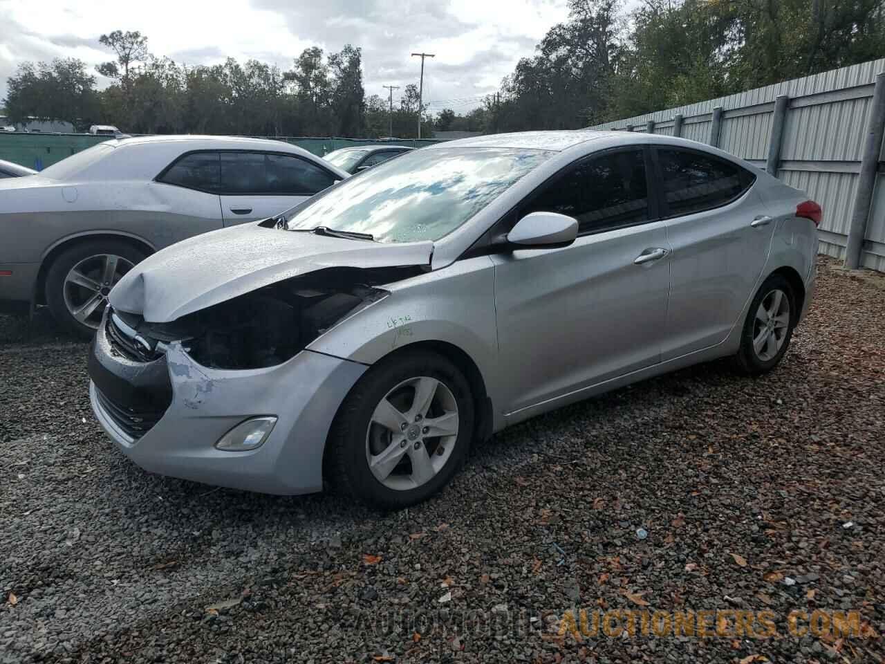 KMHDH4AE2DU881905 HYUNDAI ELANTRA 2013