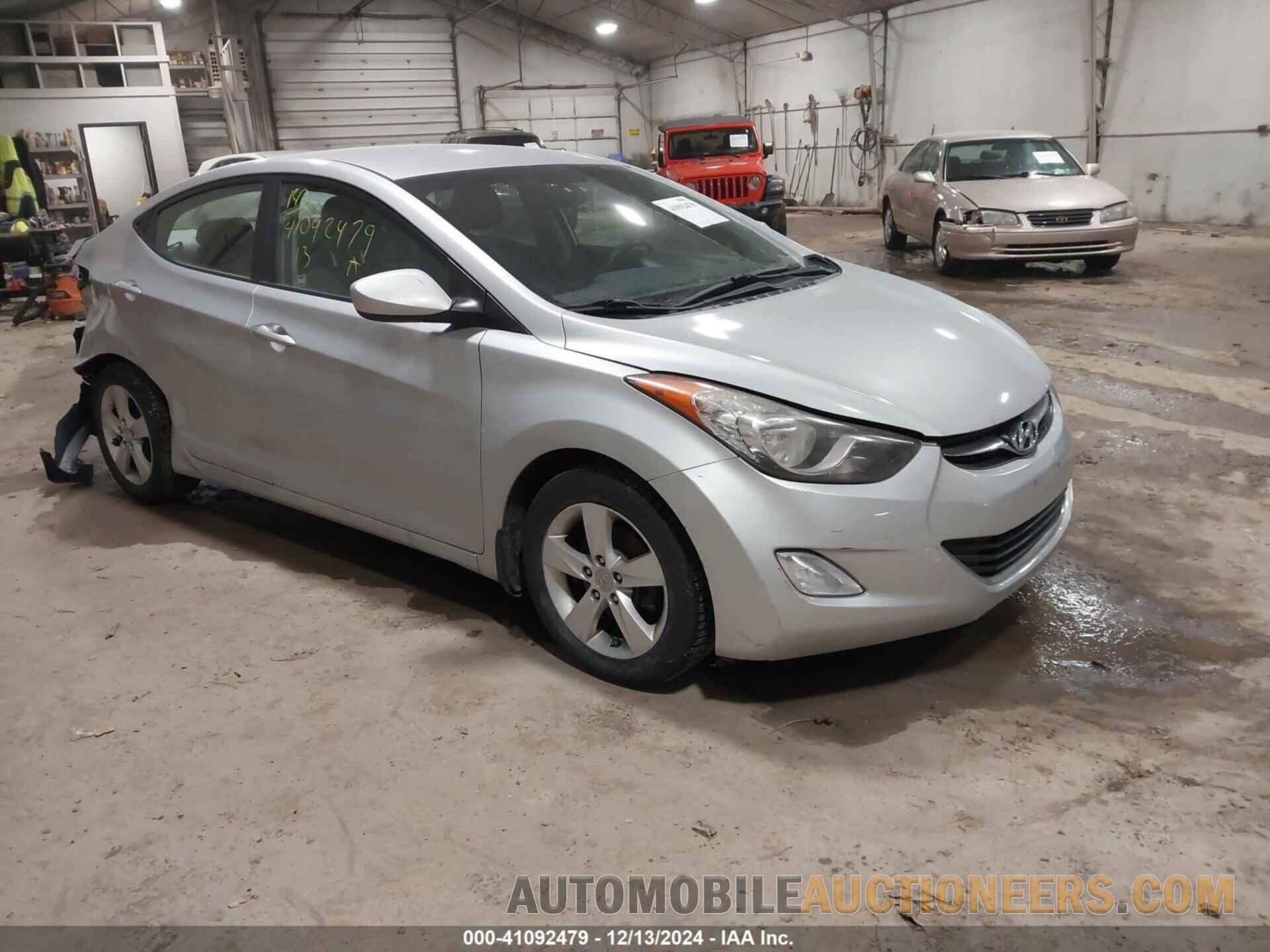 KMHDH4AE3DU962590 HYUNDAI ELANTRA 2013