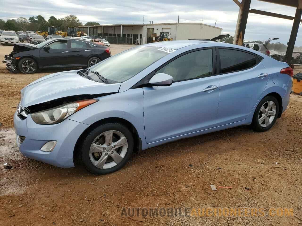 KMHDH4AE5DU640856 HYUNDAI ELANTRA 2013