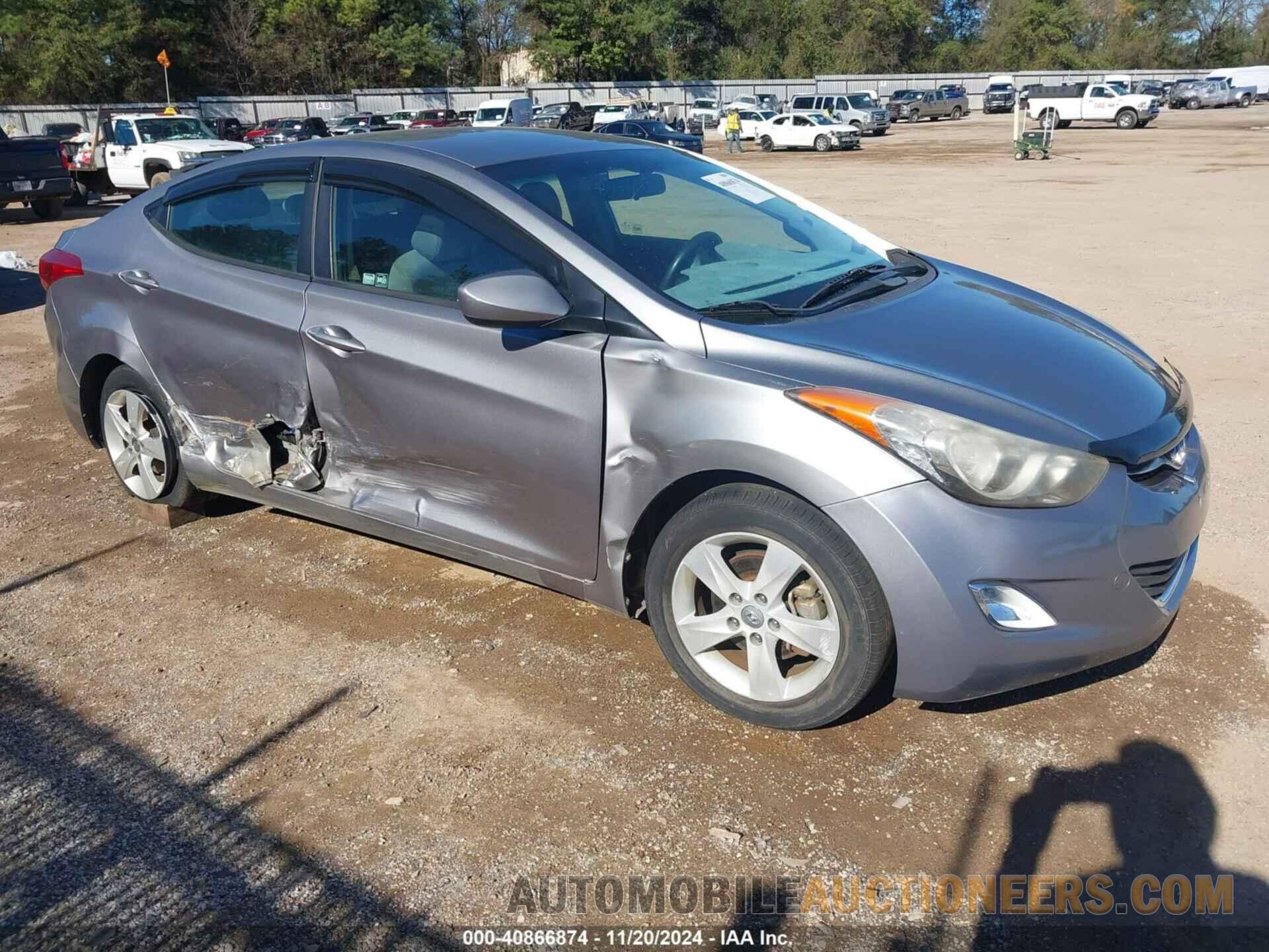 KMHDH4AE5DU916582 HYUNDAI ELANTRA 2013