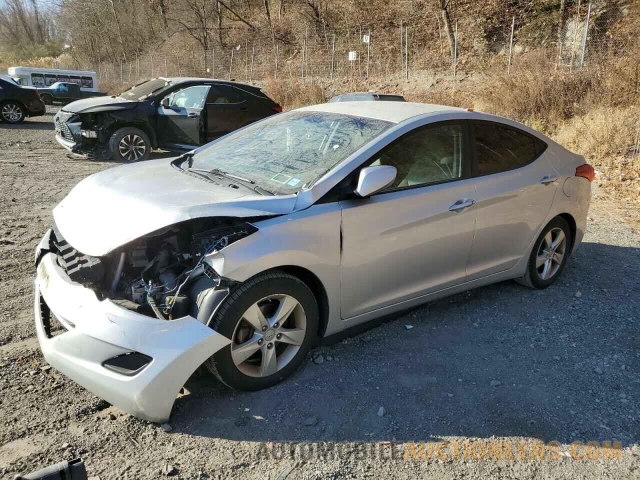 KMHDH4AE6DU726144 HYUNDAI ELANTRA 2013