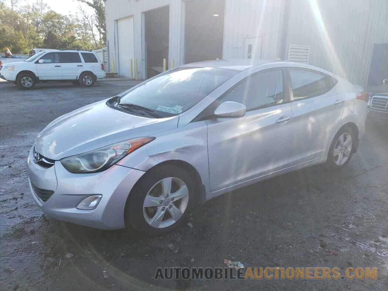 KMHDH4AE6DU931107 HYUNDAI ELANTRA 2013