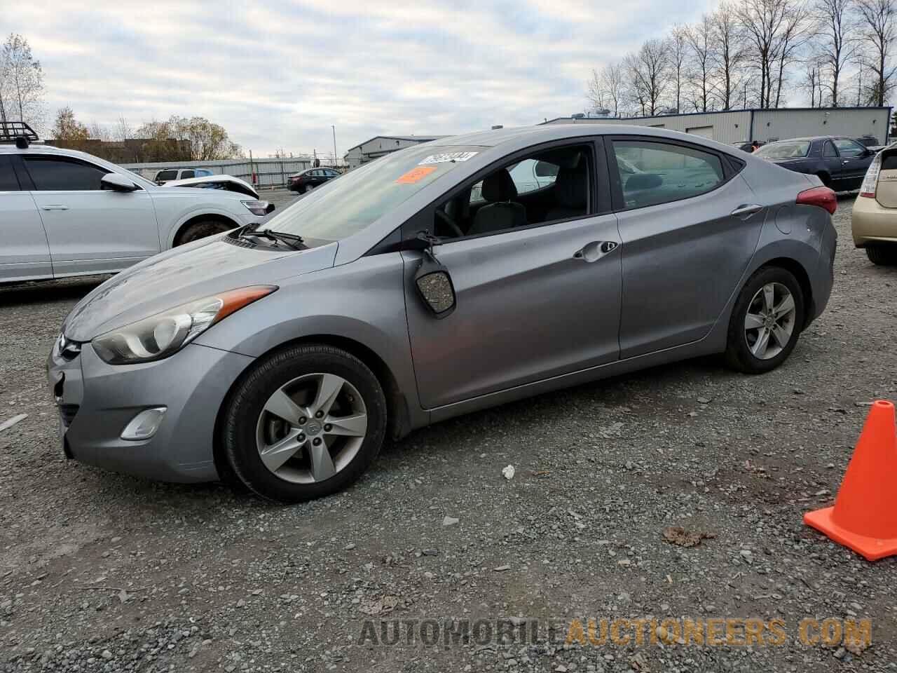 KMHDH4AE6DU972370 HYUNDAI ELANTRA 2013