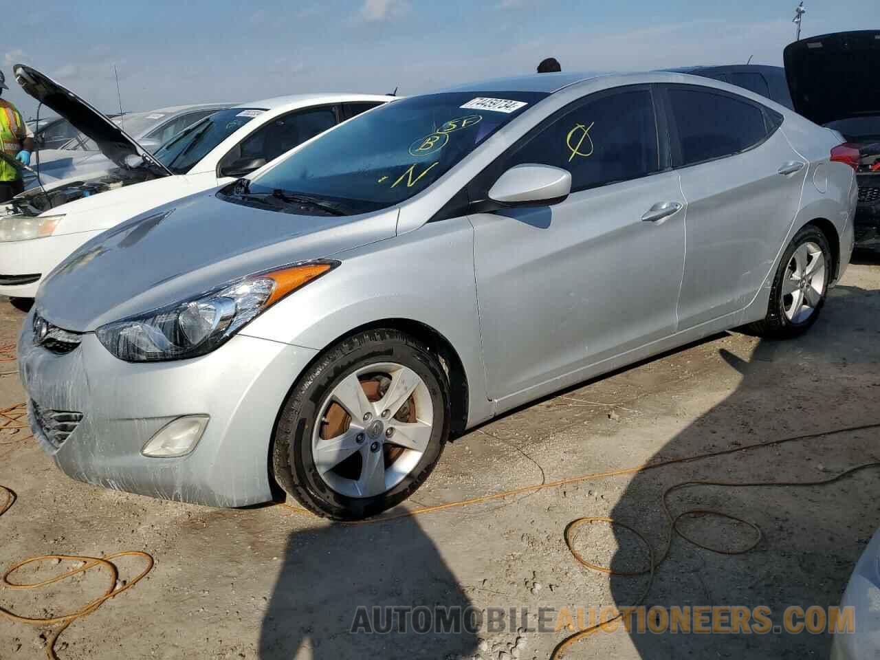 KMHDH4AE8CU349556 HYUNDAI ELANTRA 2012