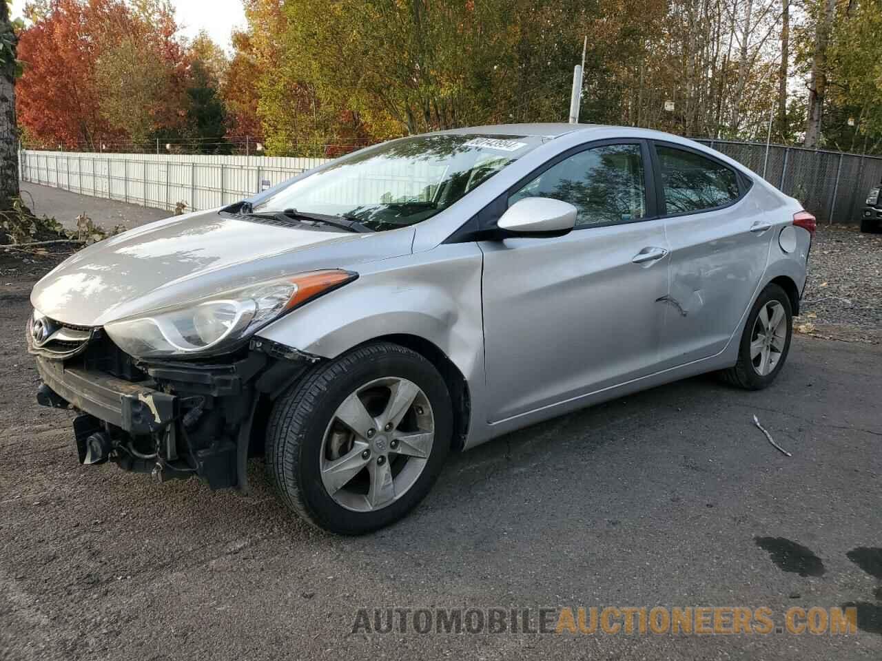 KMHDH4AE8DU555459 HYUNDAI ELANTRA 2013