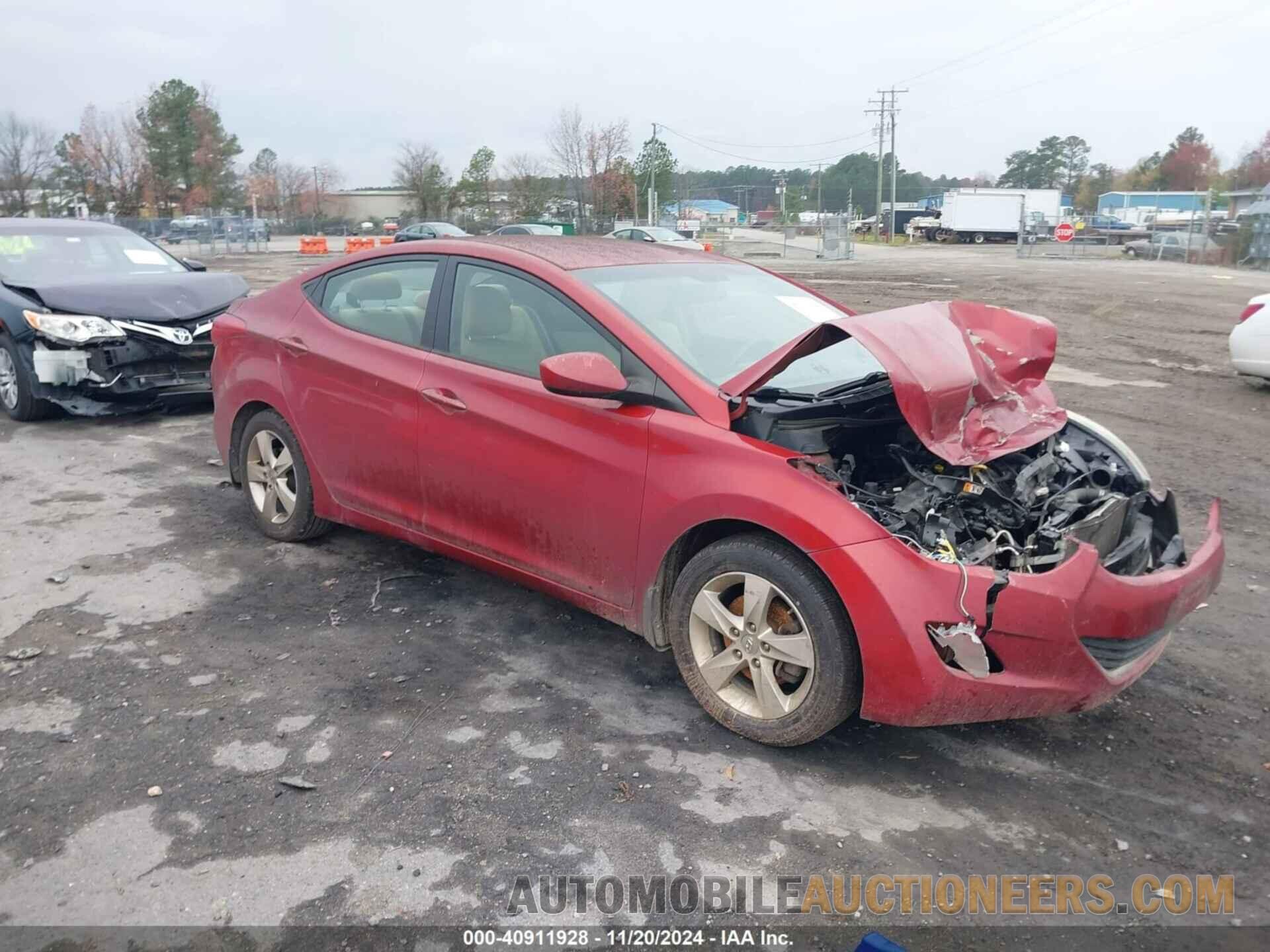 KMHDH4AE8DU702623 HYUNDAI ELANTRA 2013