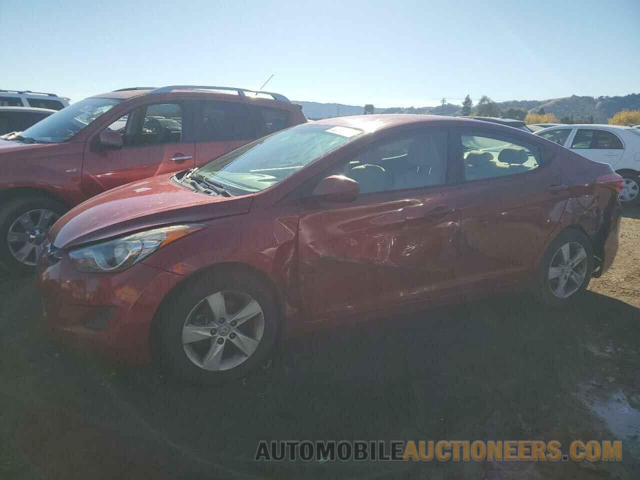 KMHDH4AE8DU720359 HYUNDAI ELANTRA 2013