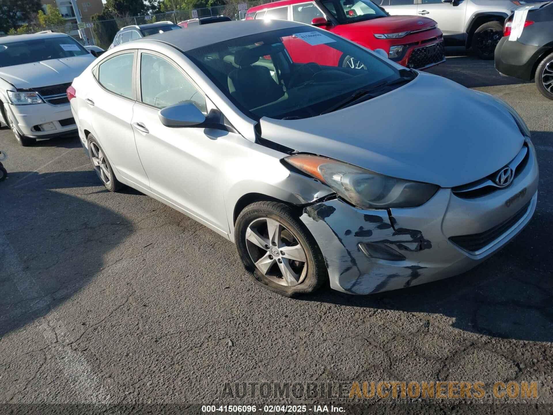 KMHDH4AE8DU727585 HYUNDAI ELANTRA 2013