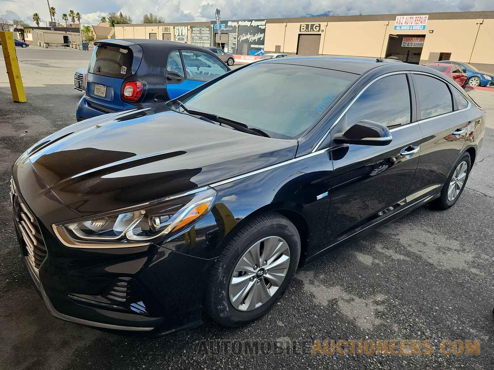 KMHE24L31KA088742 Hyundai Sonata Hybrid 2019