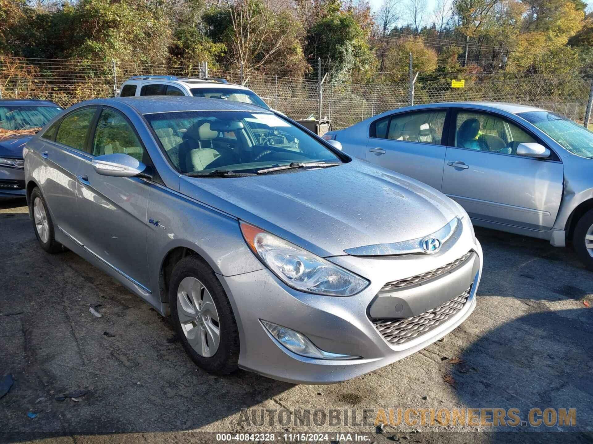 KMHEC4A41FA119986 HYUNDAI SONATA HYBRID 2015