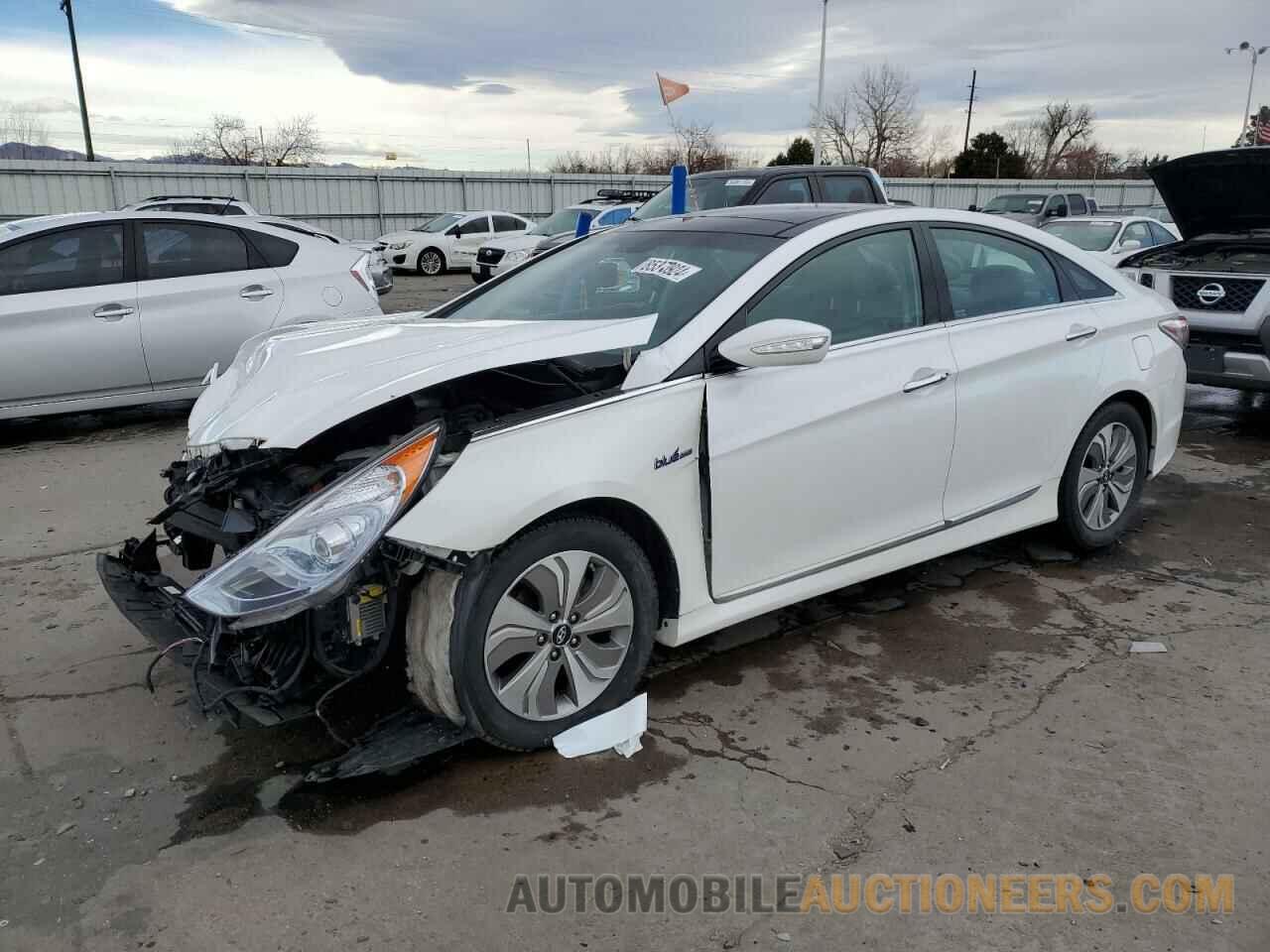 KMHEC4A41FA128073 HYUNDAI SONATA 2015