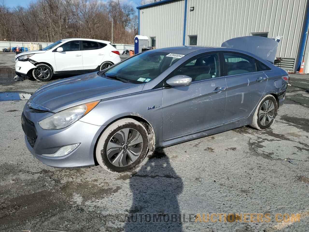 KMHEC4A42FA119589 HYUNDAI SONATA 2015