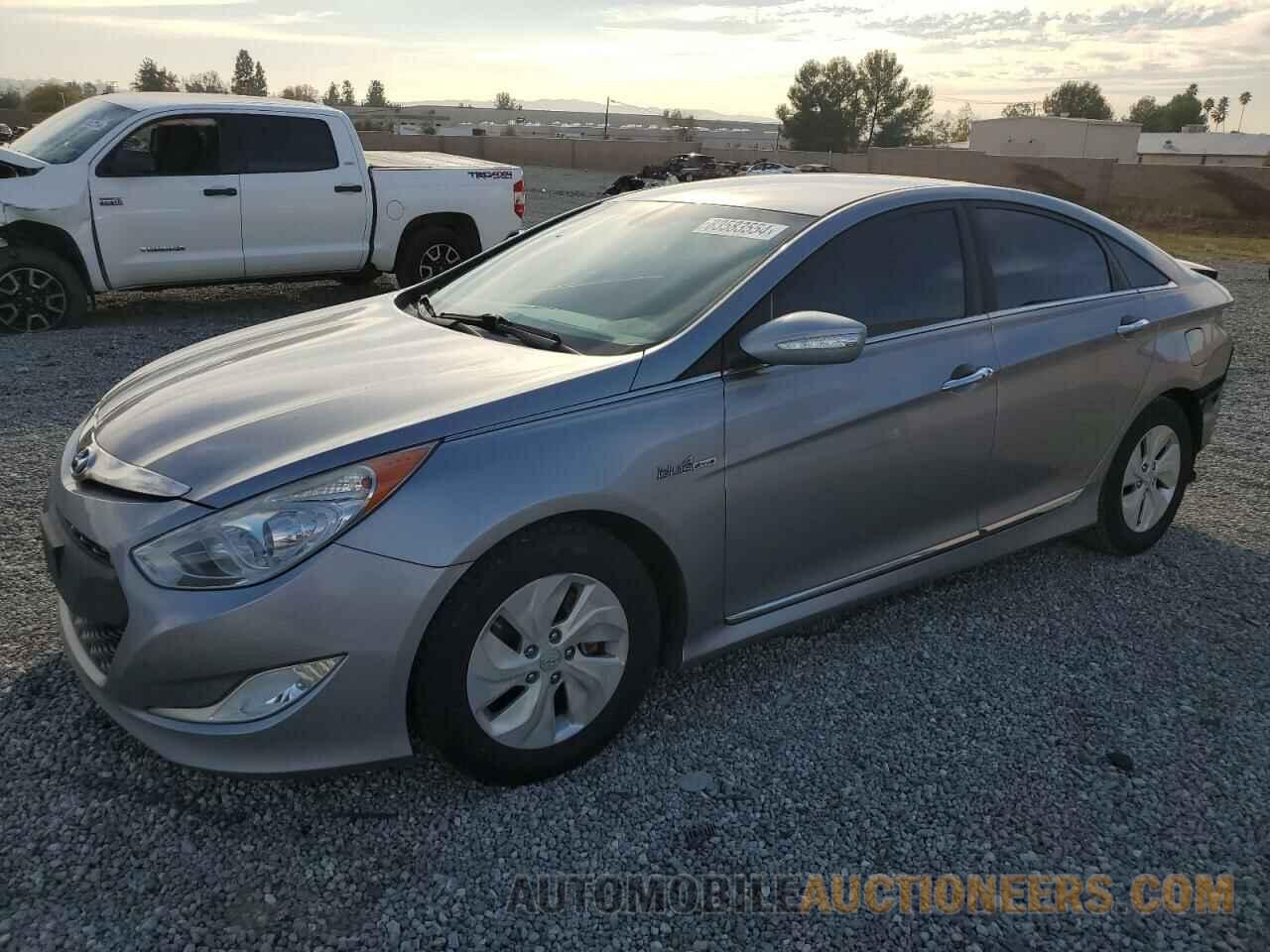 KMHEC4A42FA137803 HYUNDAI SONATA 2015