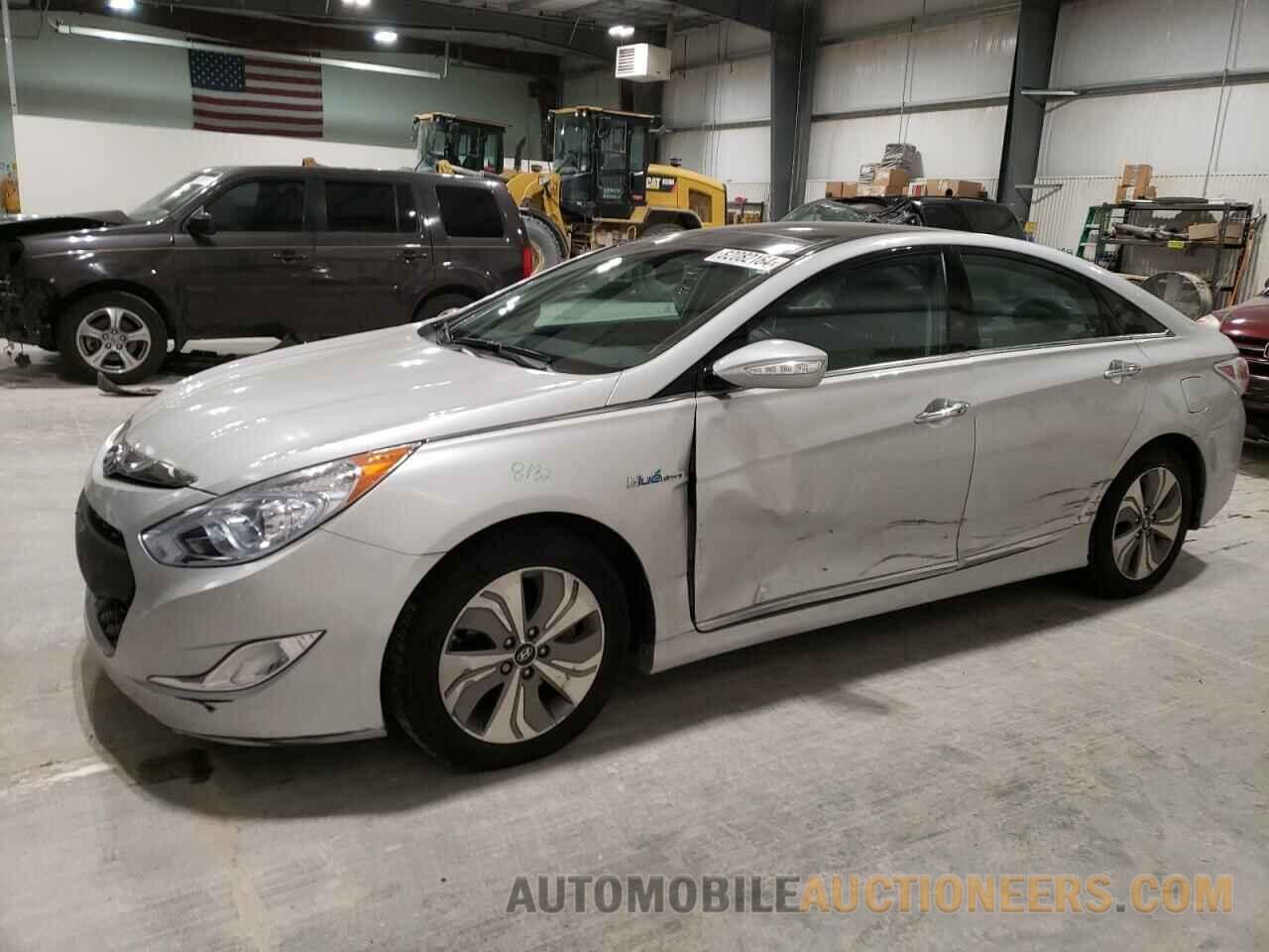 KMHEC4A43FA126017 HYUNDAI SONATA 2015