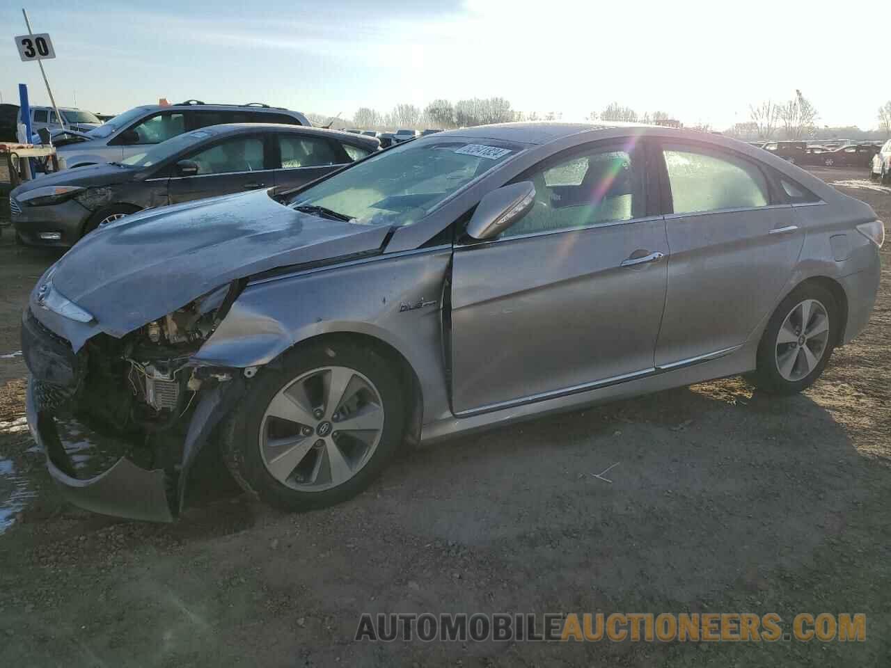 KMHEC4A44BA018337 HYUNDAI SONATA 2011