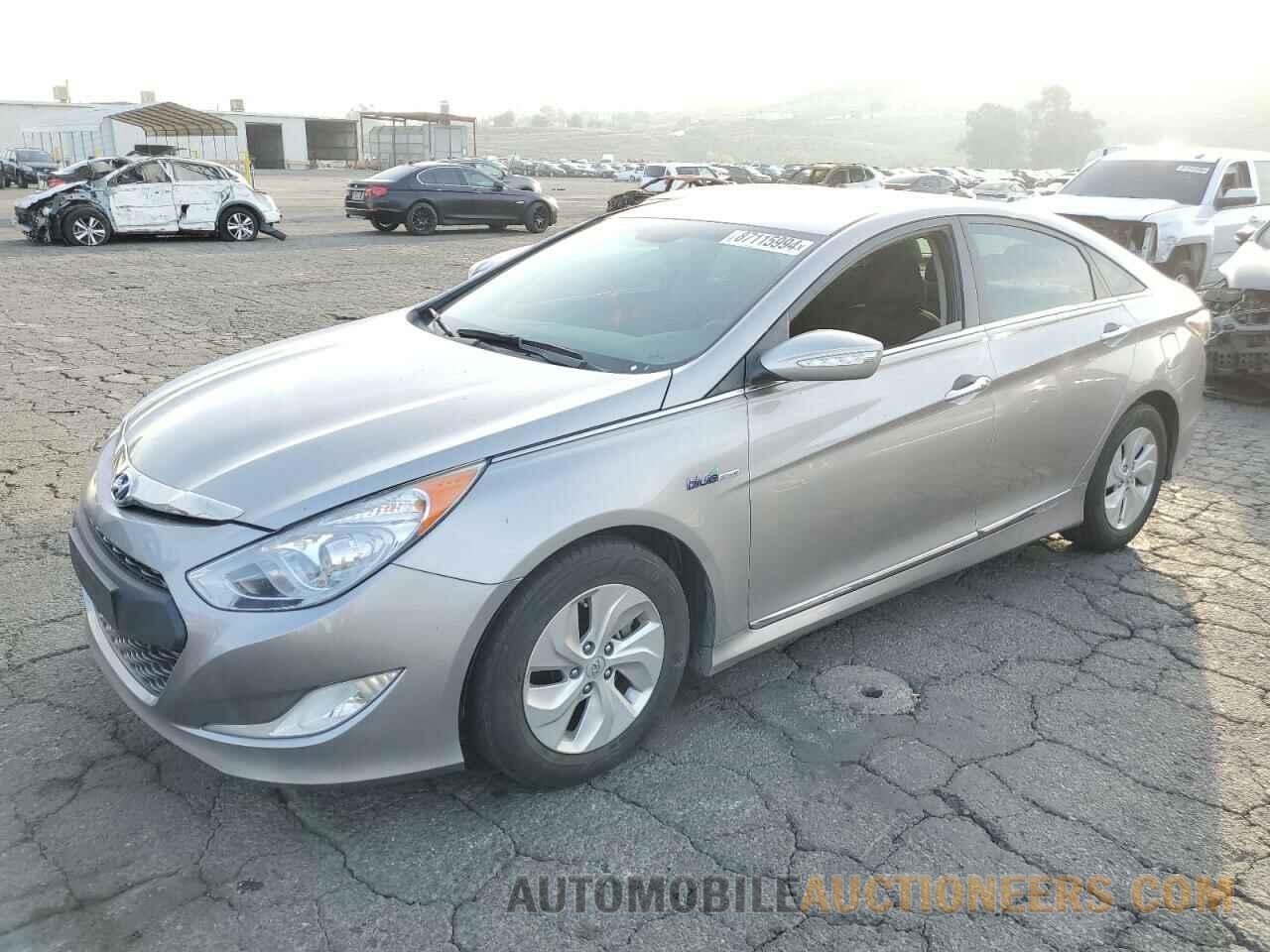 KMHEC4A45DA088318 HYUNDAI SONATA 2013