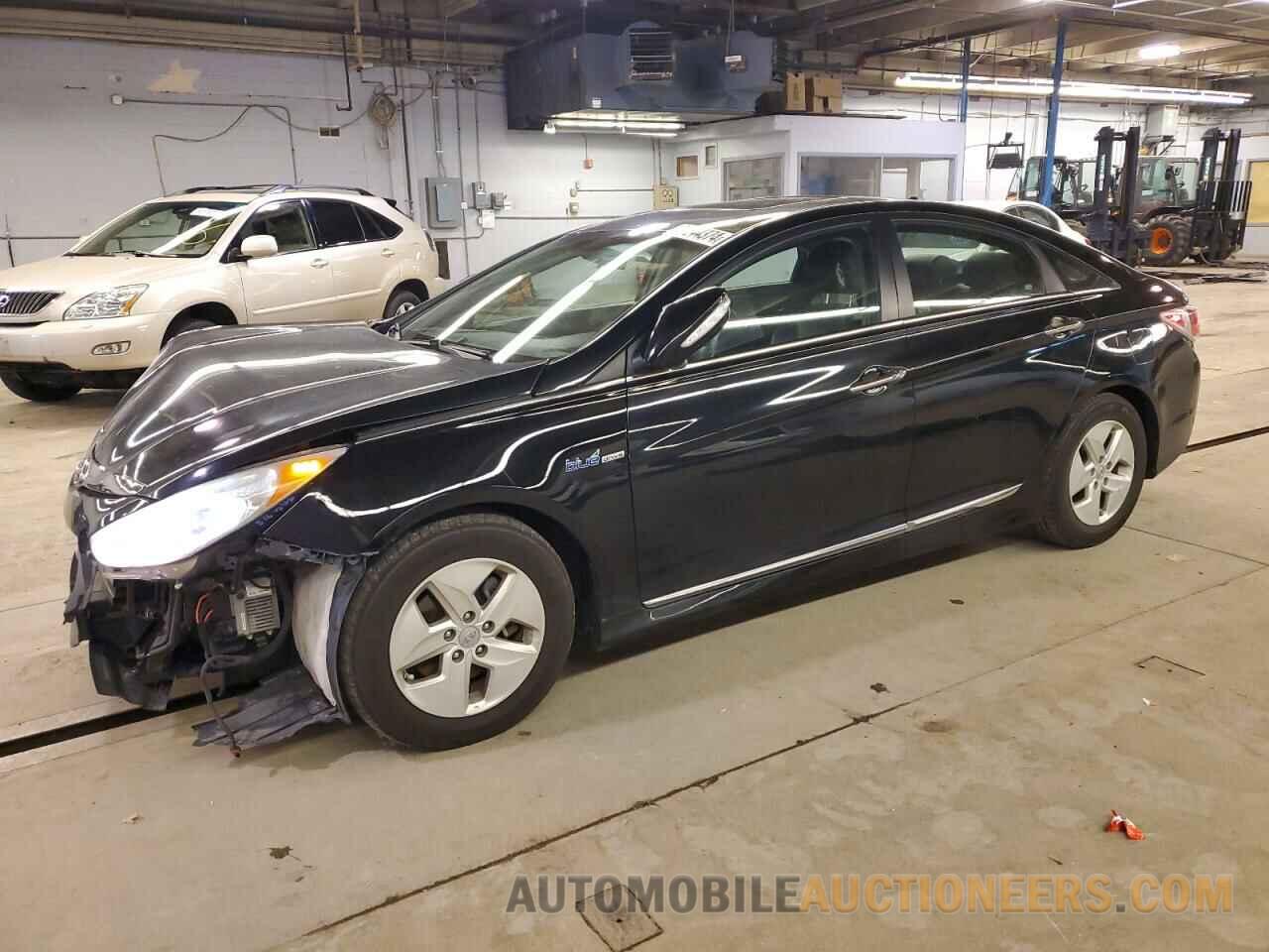 KMHEC4A46BA005475 HYUNDAI SONATA 2011