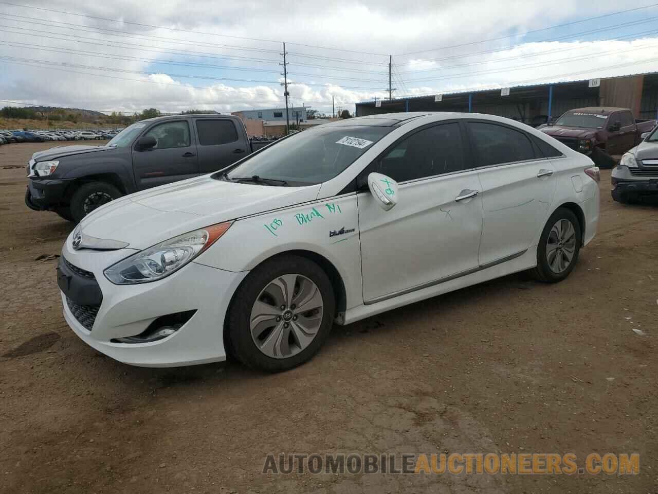 KMHEC4A46DA074833 HYUNDAI SONATA 2013