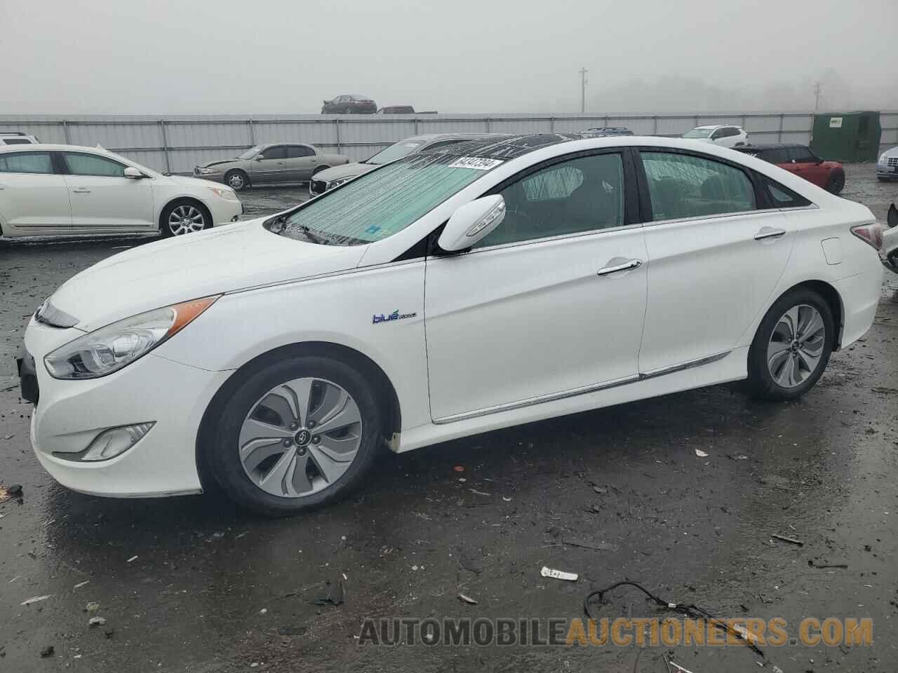 KMHEC4A46FA131552 HYUNDAI SONATA 2015