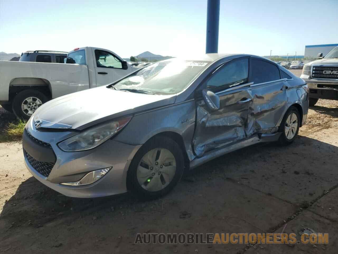 KMHEC4A46FA133415 HYUNDAI SONATA 2015