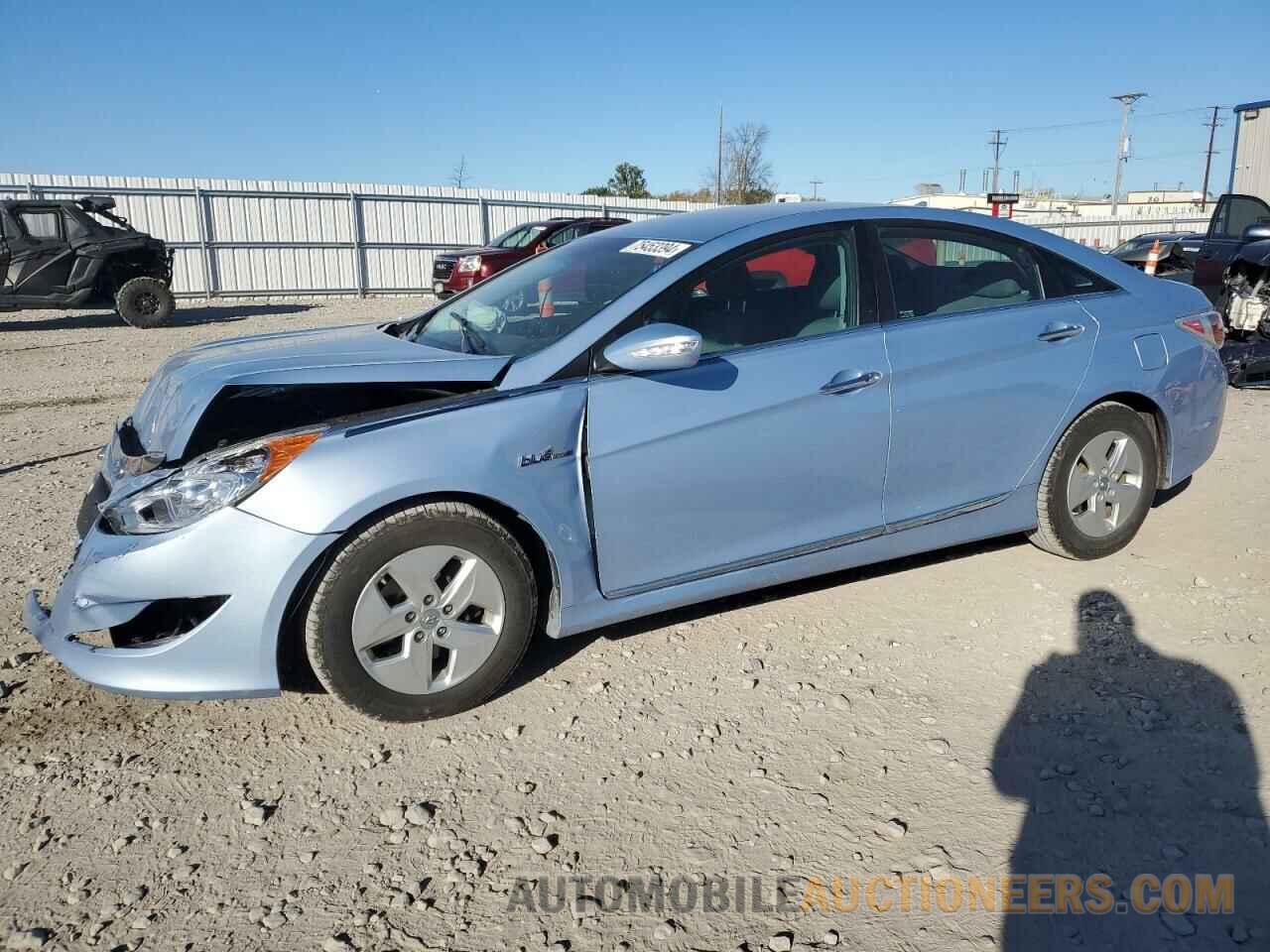 KMHEC4A47BA008272 HYUNDAI SONATA 2011