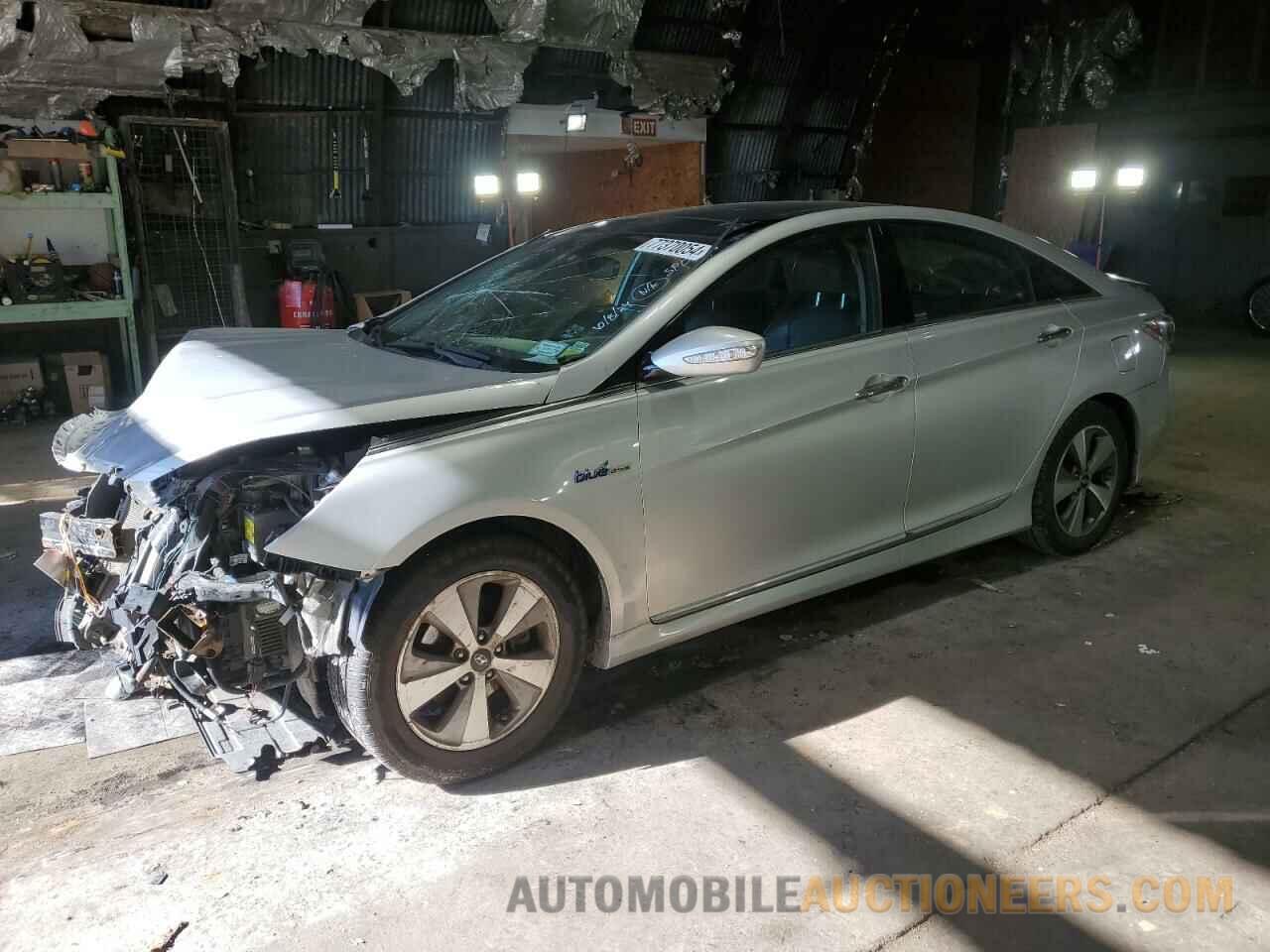 KMHEC4A4XBA018245 HYUNDAI SONATA 2011