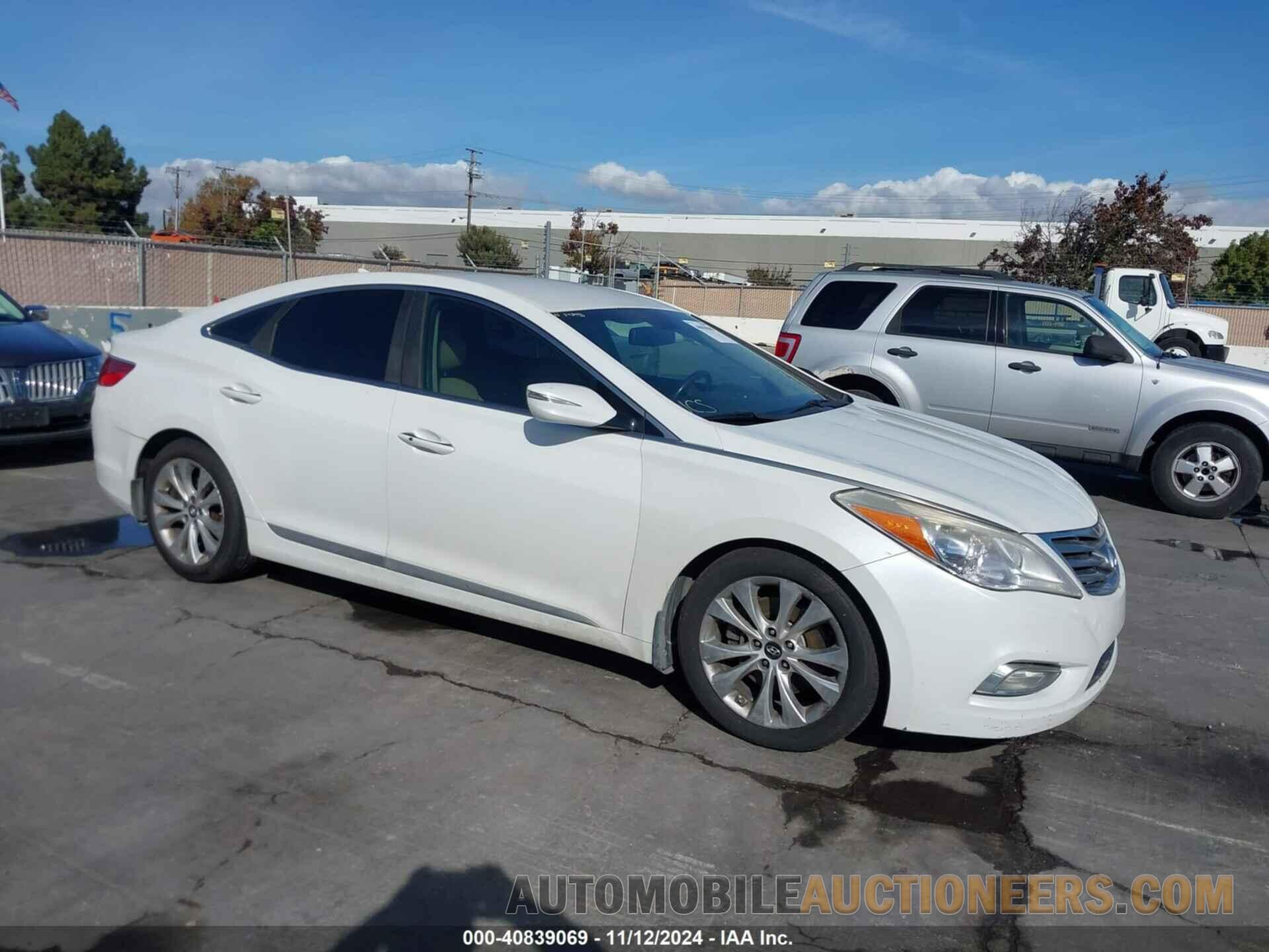 KMHFG4JG8DA220832 HYUNDAI AZERA 2013