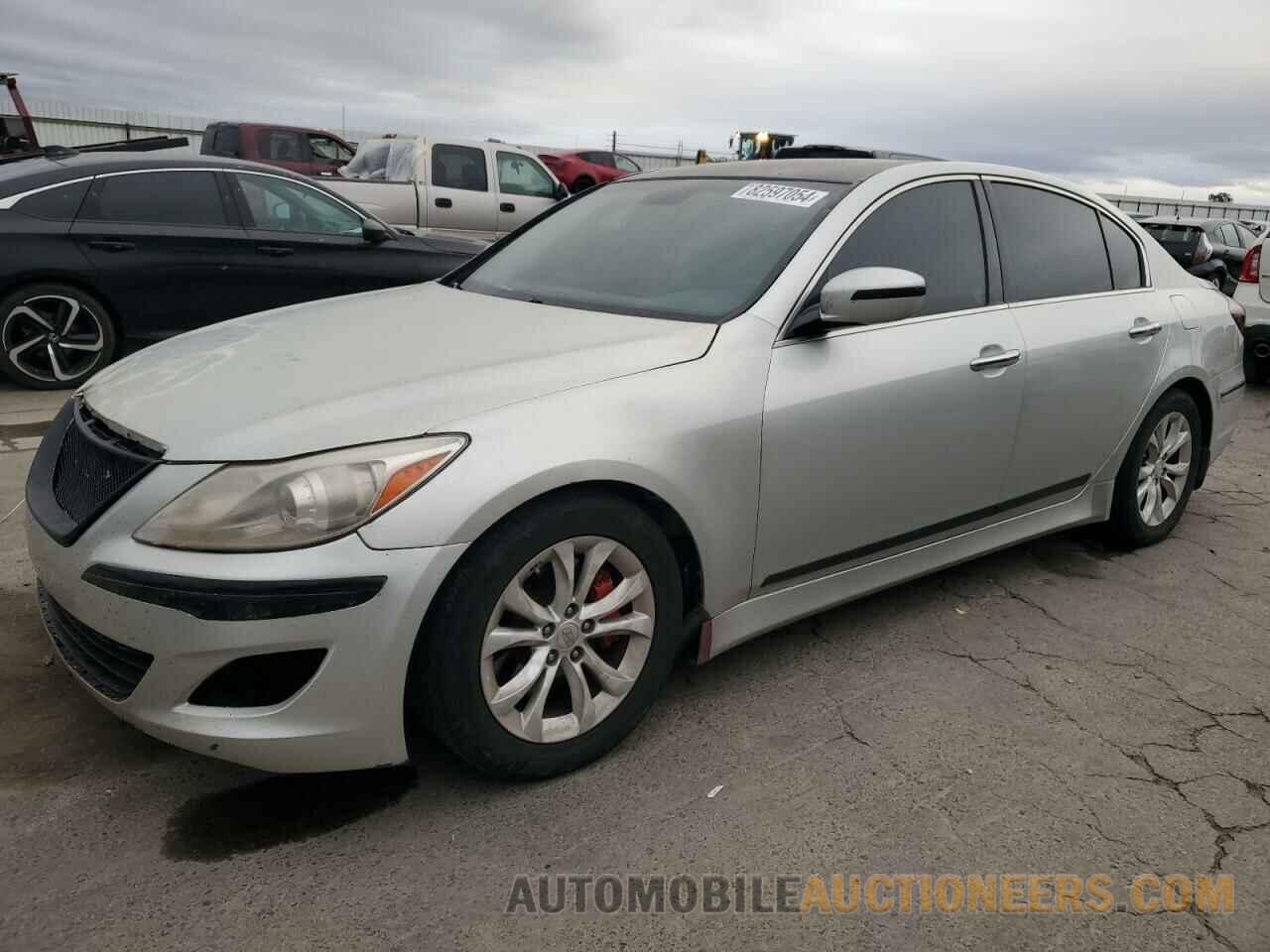 KMHGC4DD4DU256372 HYUNDAI GENESIS 2013