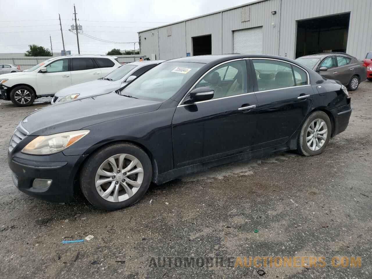 KMHGC4DD5DU227477 HYUNDAI GENESIS 2013