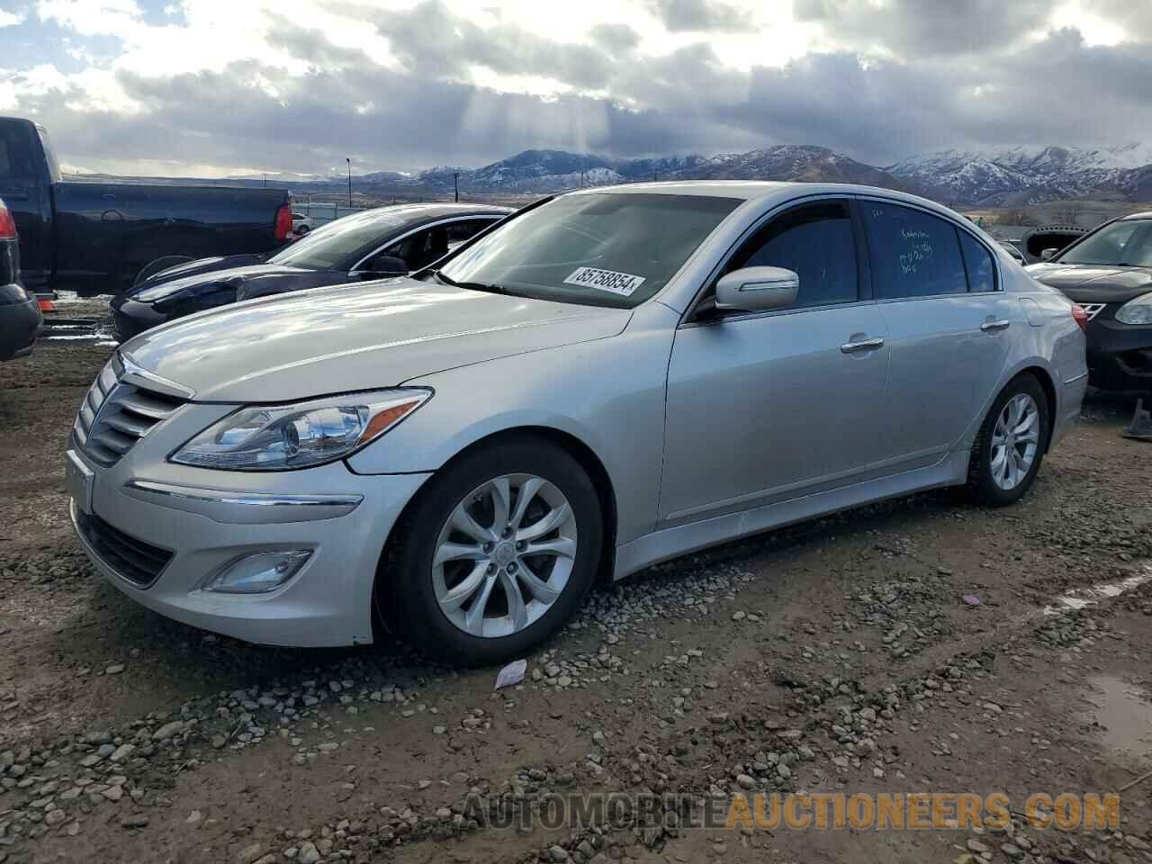 KMHGC4DD9DU250597 HYUNDAI GENESIS 2013