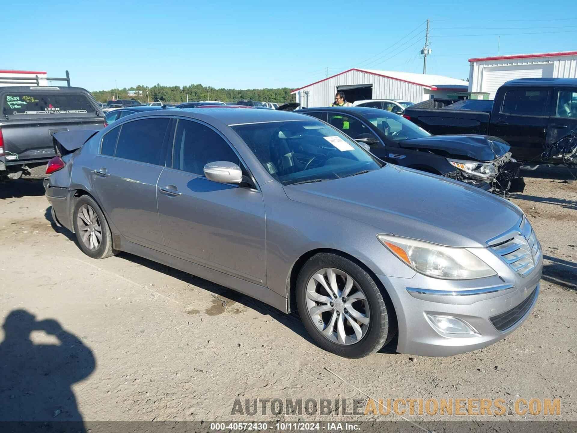 KMHGC4DDXDU215678 HYUNDAI GENESIS 2013