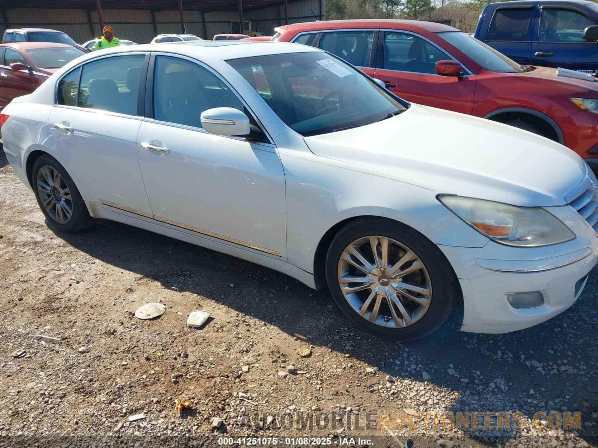 KMHGC4DF4BU127885 HYUNDAI GENESIS 2011