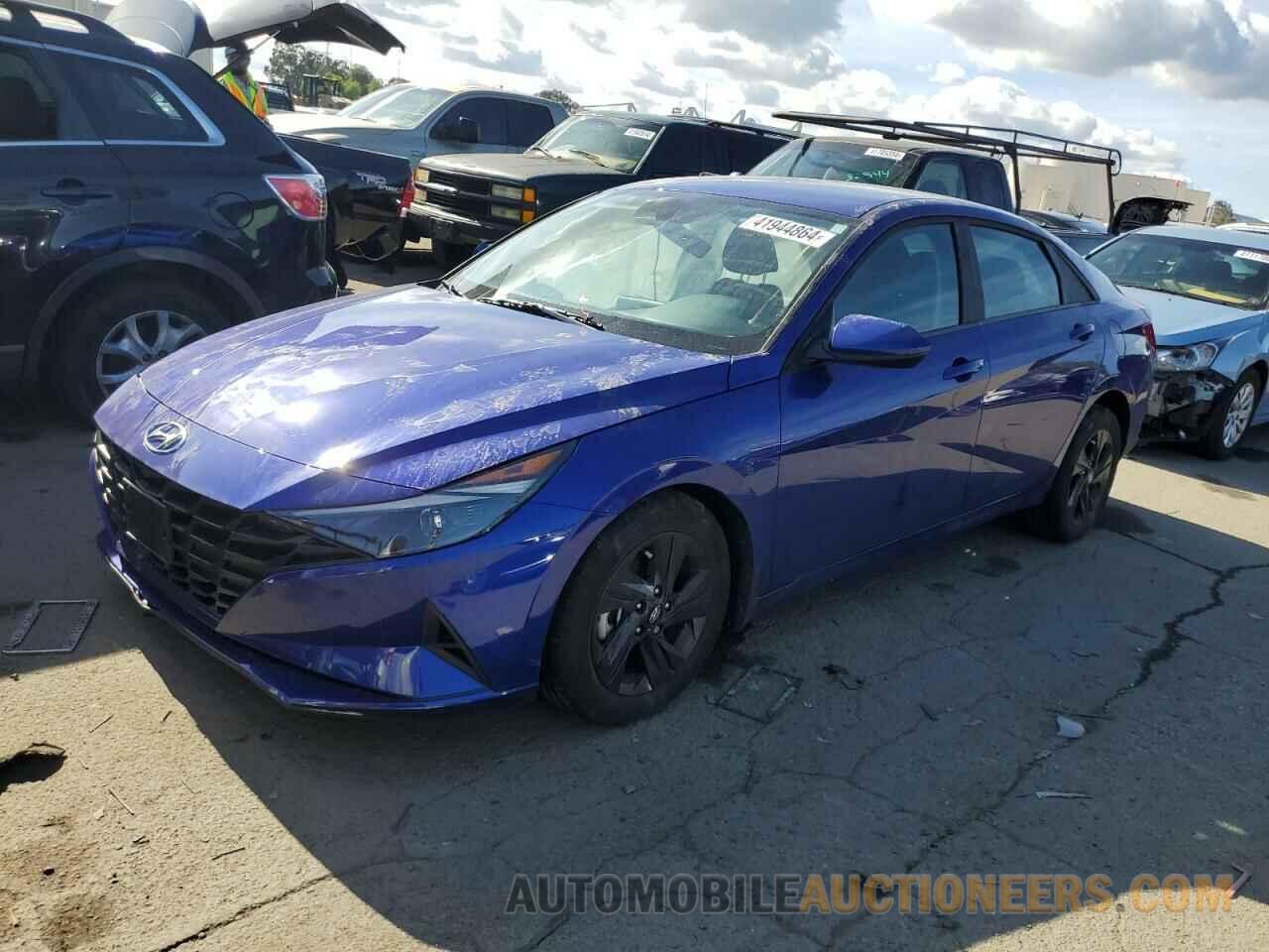 KMHLM4AG5PU446373 HYUNDAI ELANTRA 2023