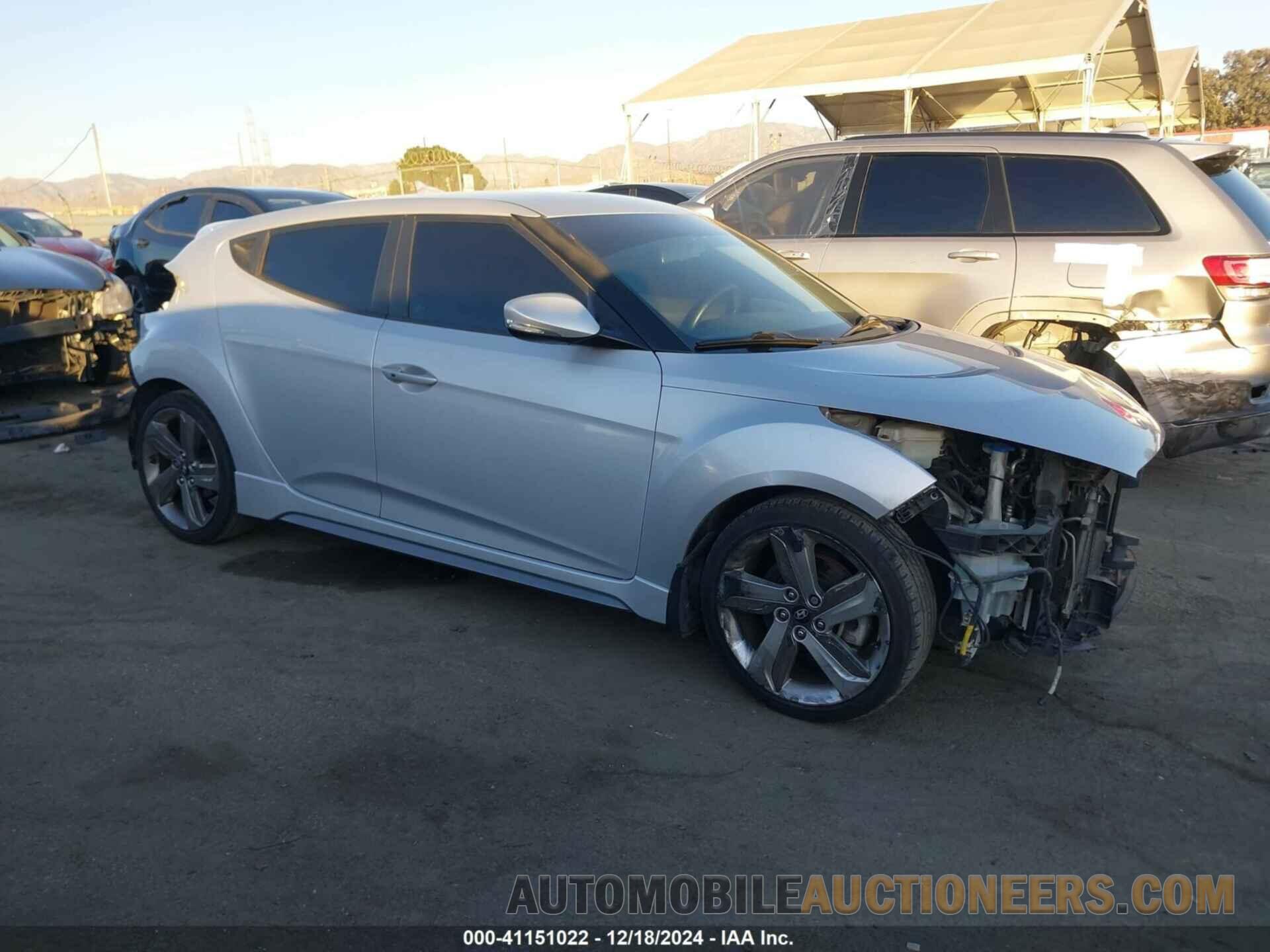 KMHTC6AE5FU249196 HYUNDAI VELOSTER 2015