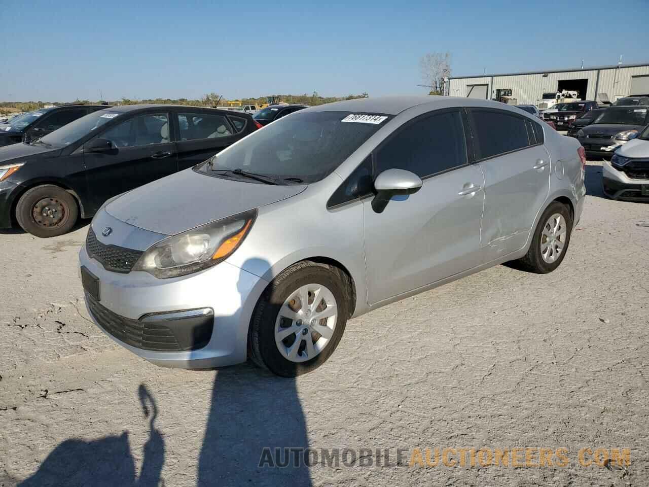 KNADM4A36H6049392 KIA RIO 2017