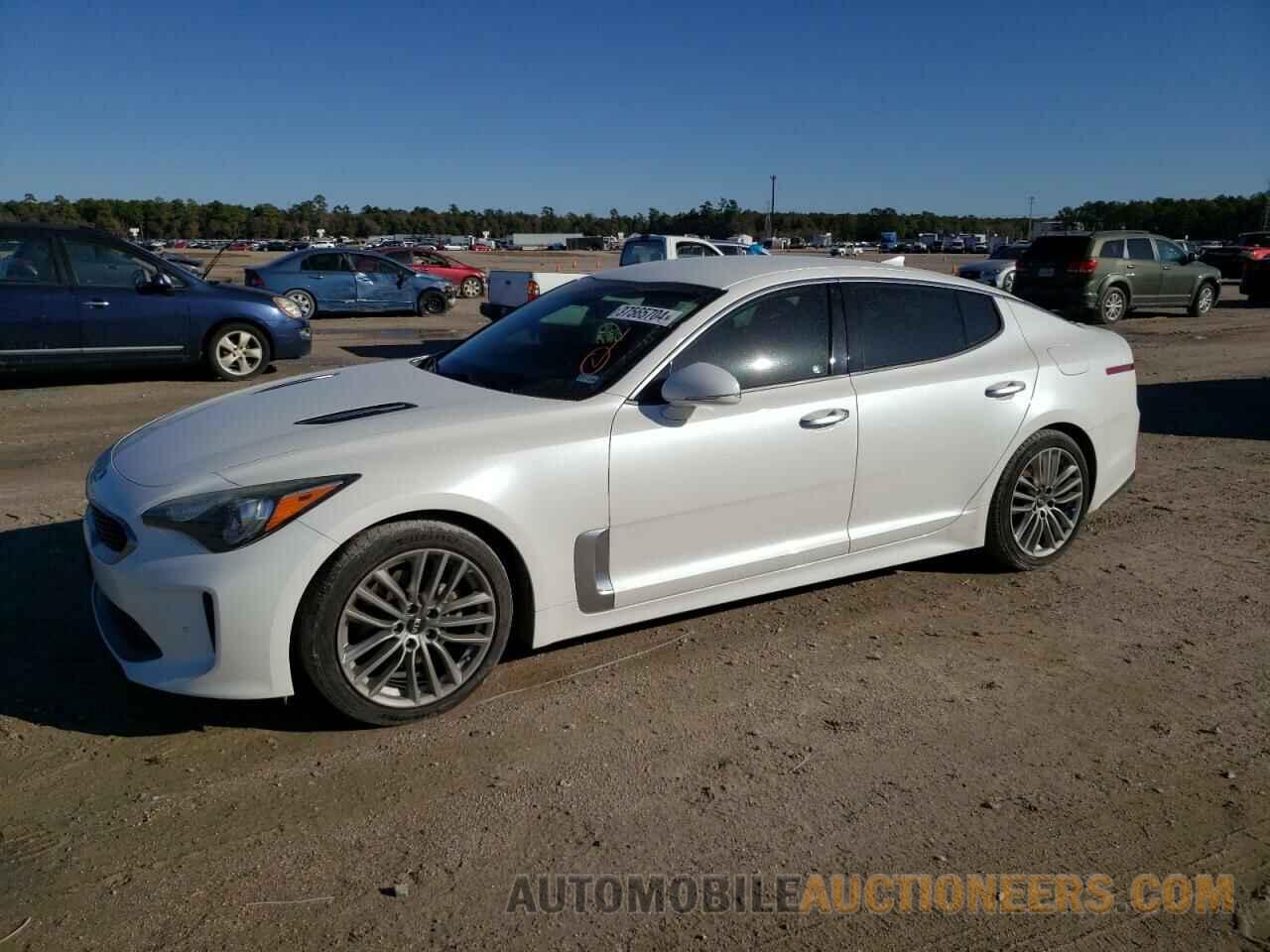 KNAE15LA0J6015548 KIA STINGER 2018