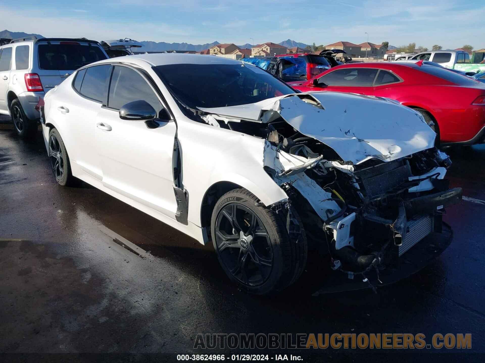 KNAE15LA0L6081679 KIA STINGER 2020