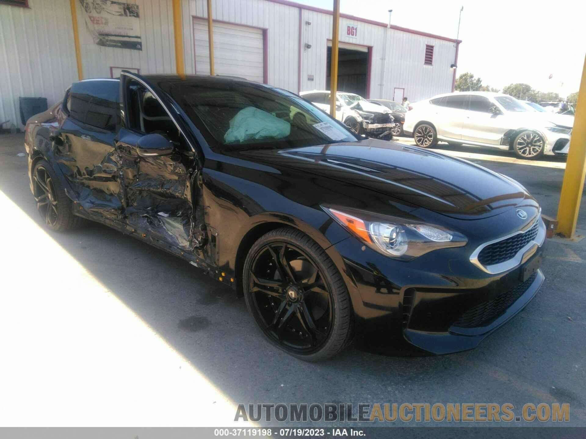 KNAE15LA1J6015221 KIA STINGER 2018