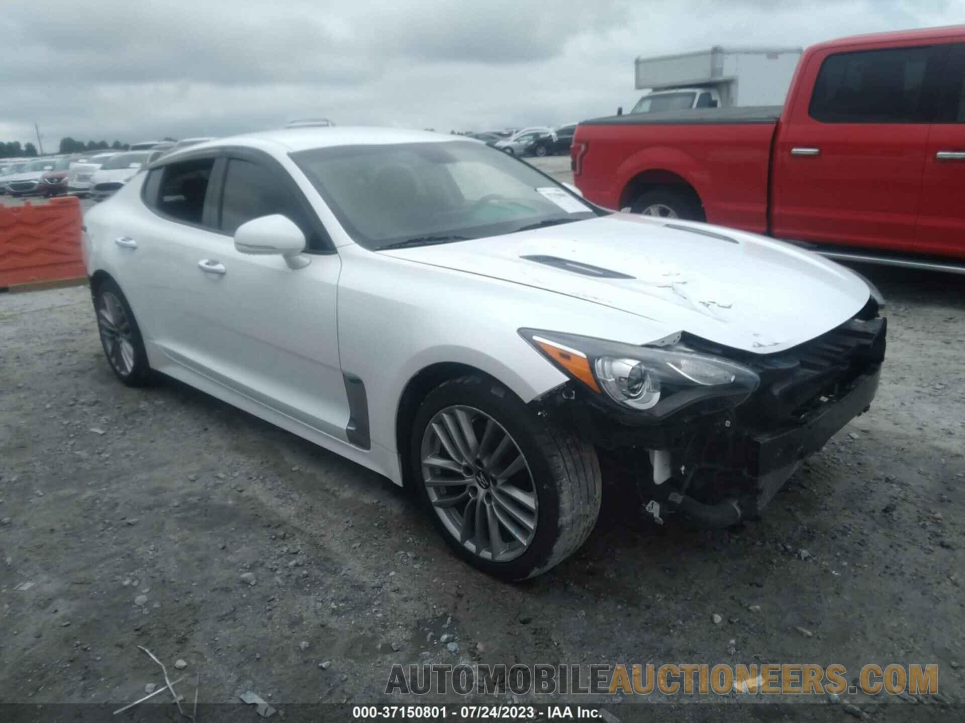 KNAE15LA1J6040989 KIA STINGER 2018