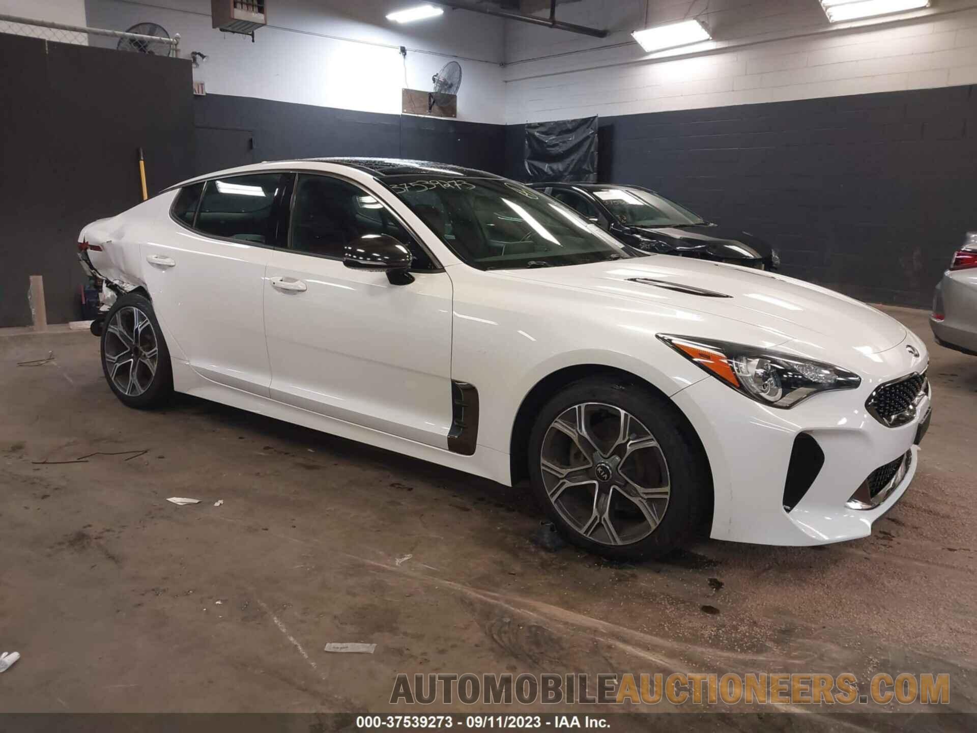 KNAE15LA2L6081554 KIA STINGER 2020