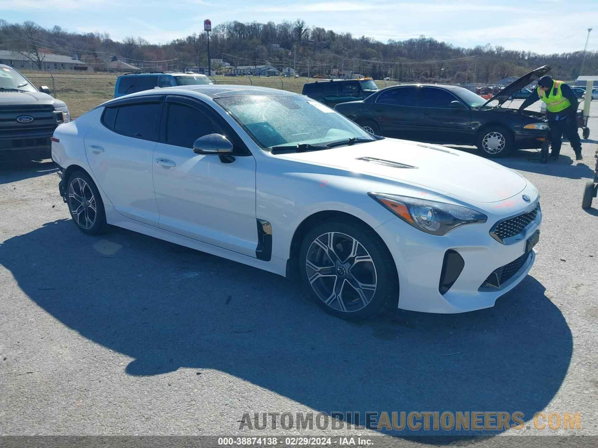 KNAE15LA4L6075061 KIA STINGER 2020