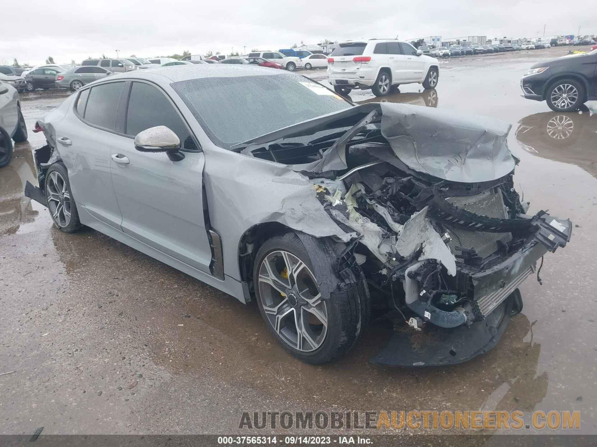 KNAE15LA4M6098261 KIA STINGER 2021