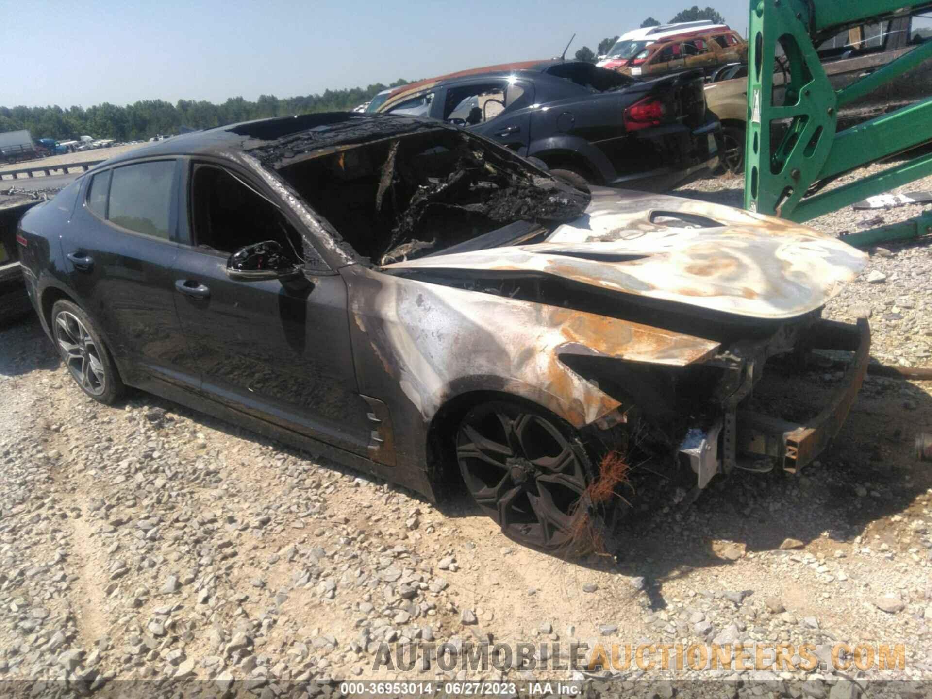 KNAE15LA6L6072324 KIA STINGER 2020